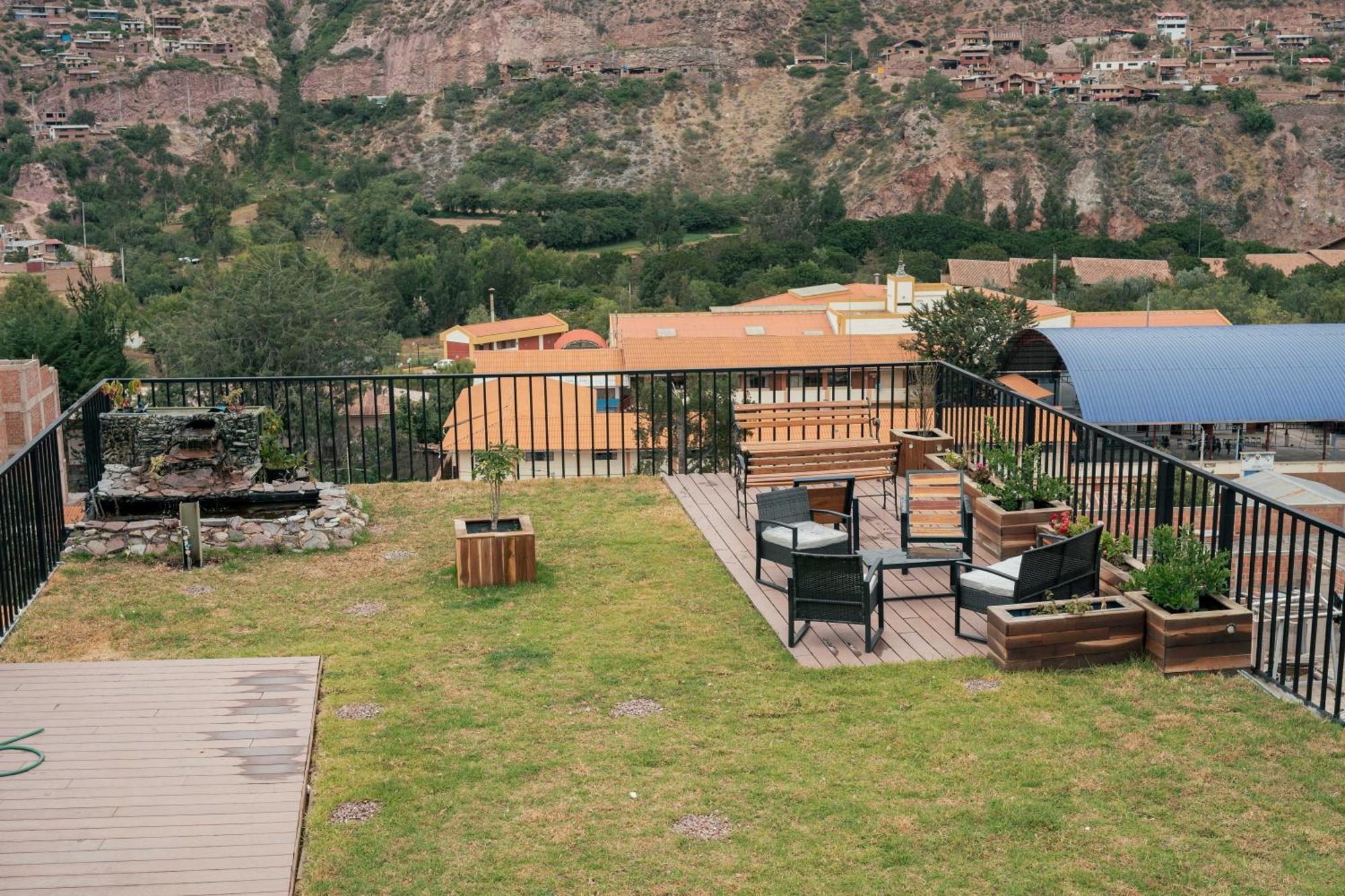 Hotel California Urubamba Esterno foto