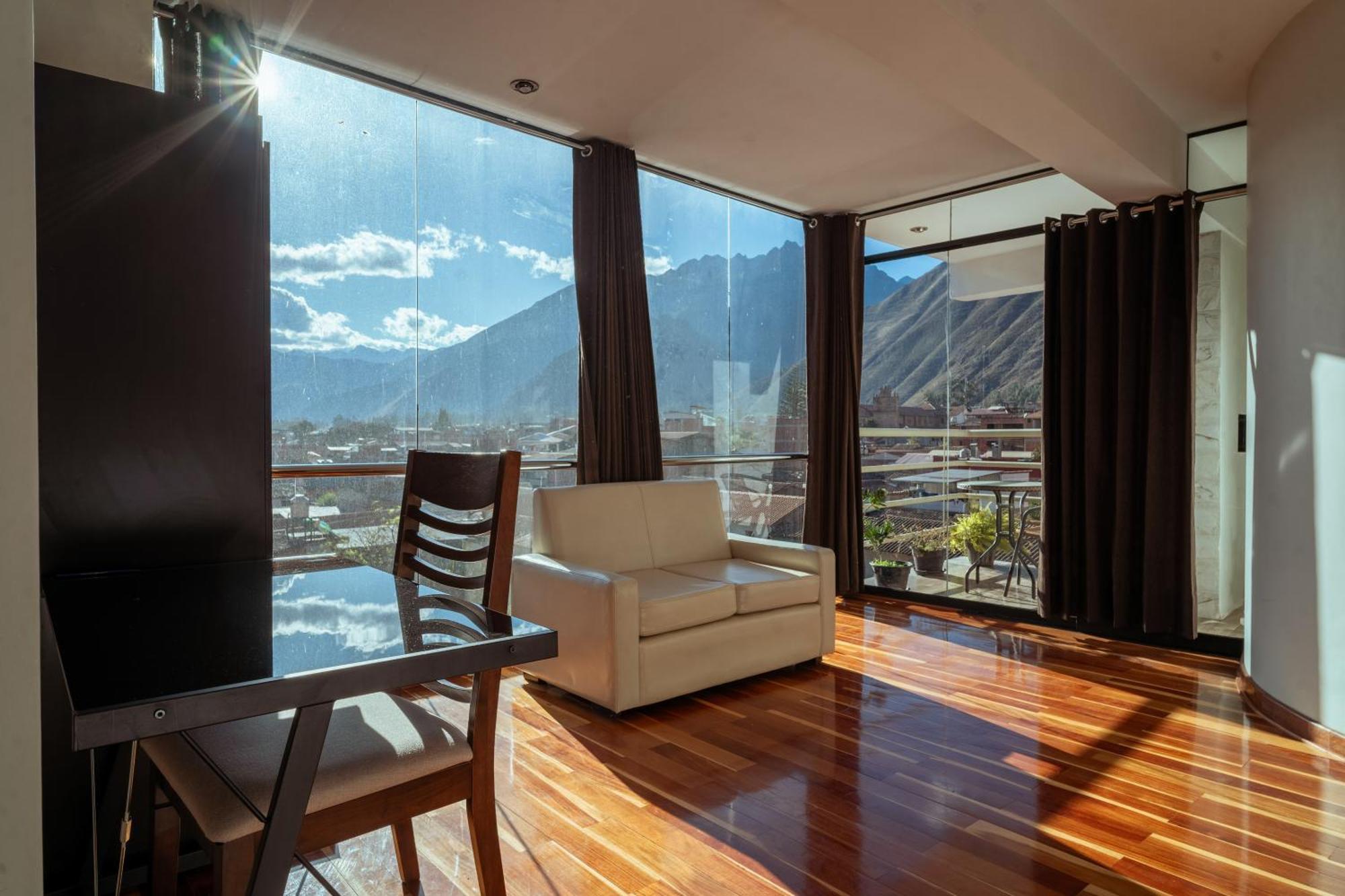 Hotel California Urubamba Esterno foto