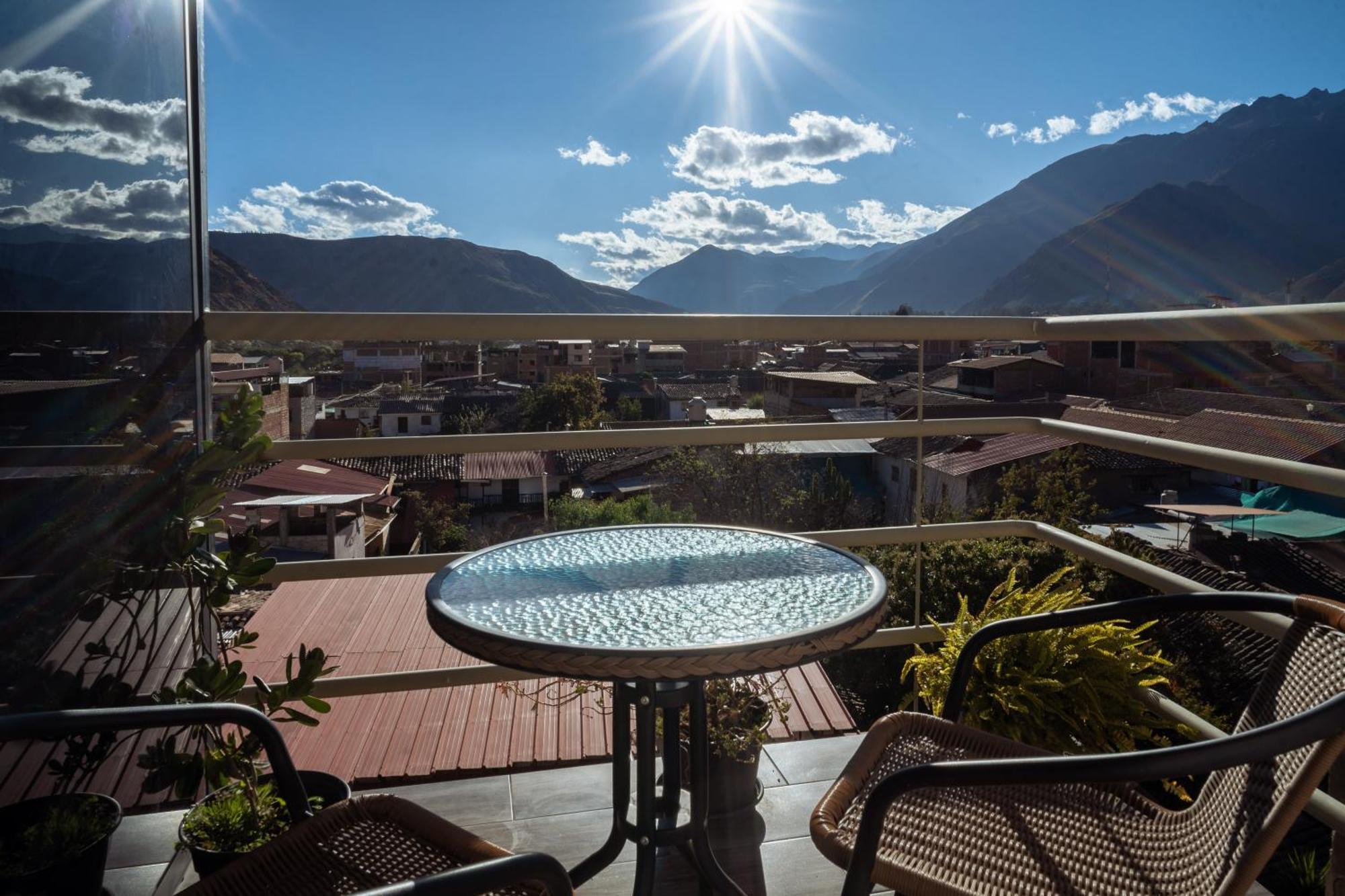Hotel California Urubamba Esterno foto