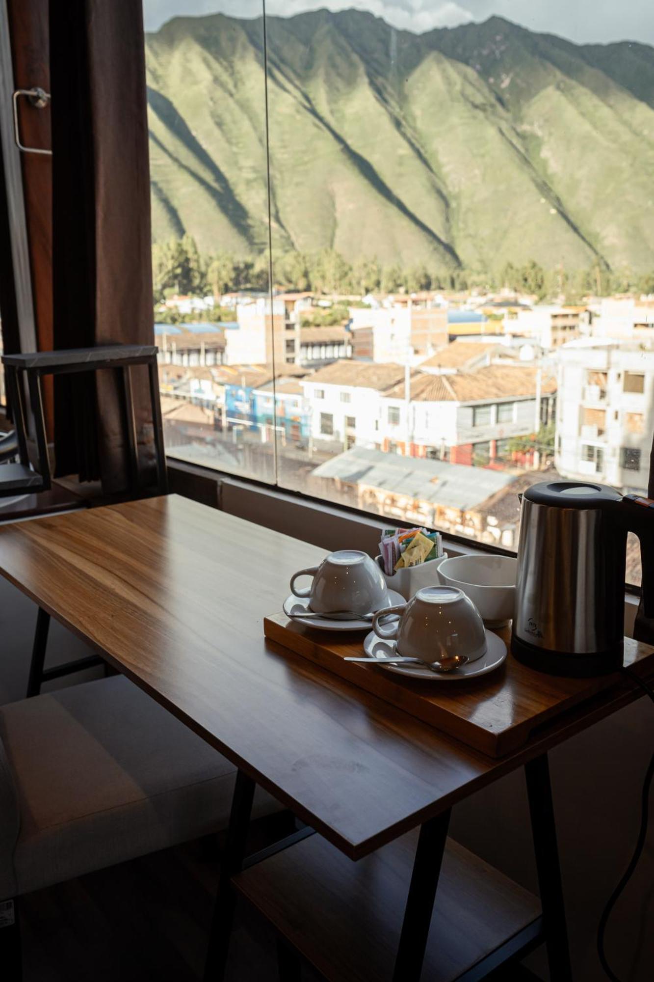 Hotel California Urubamba Esterno foto